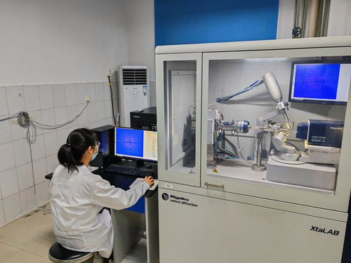 在納米世界搭樂高 團(tuán)簇研發(fā)新路徑點(diǎn)亮河南科創(chuàng)之路